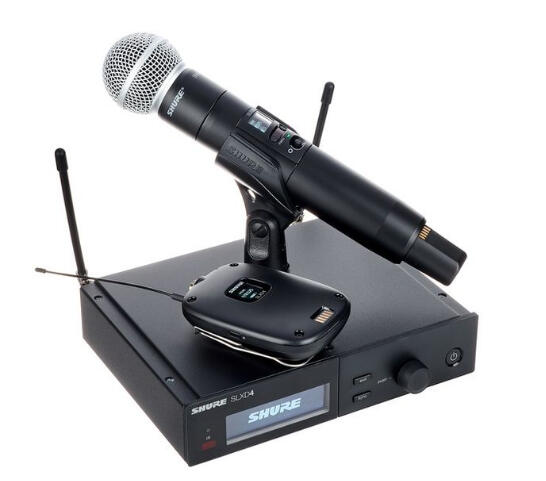 🎤 Microphones sans fil Shure Système de microphones sans fil offrant une excellente intelligibilité et une grande liberté de mouvement pour les discours et animations.
